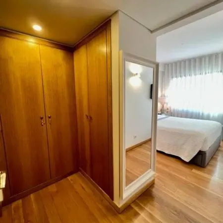 Becas House - *