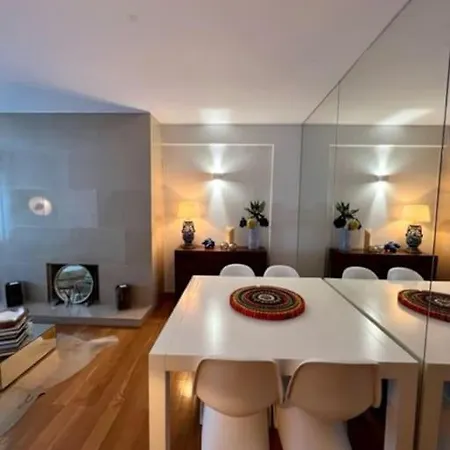 Becas House - *